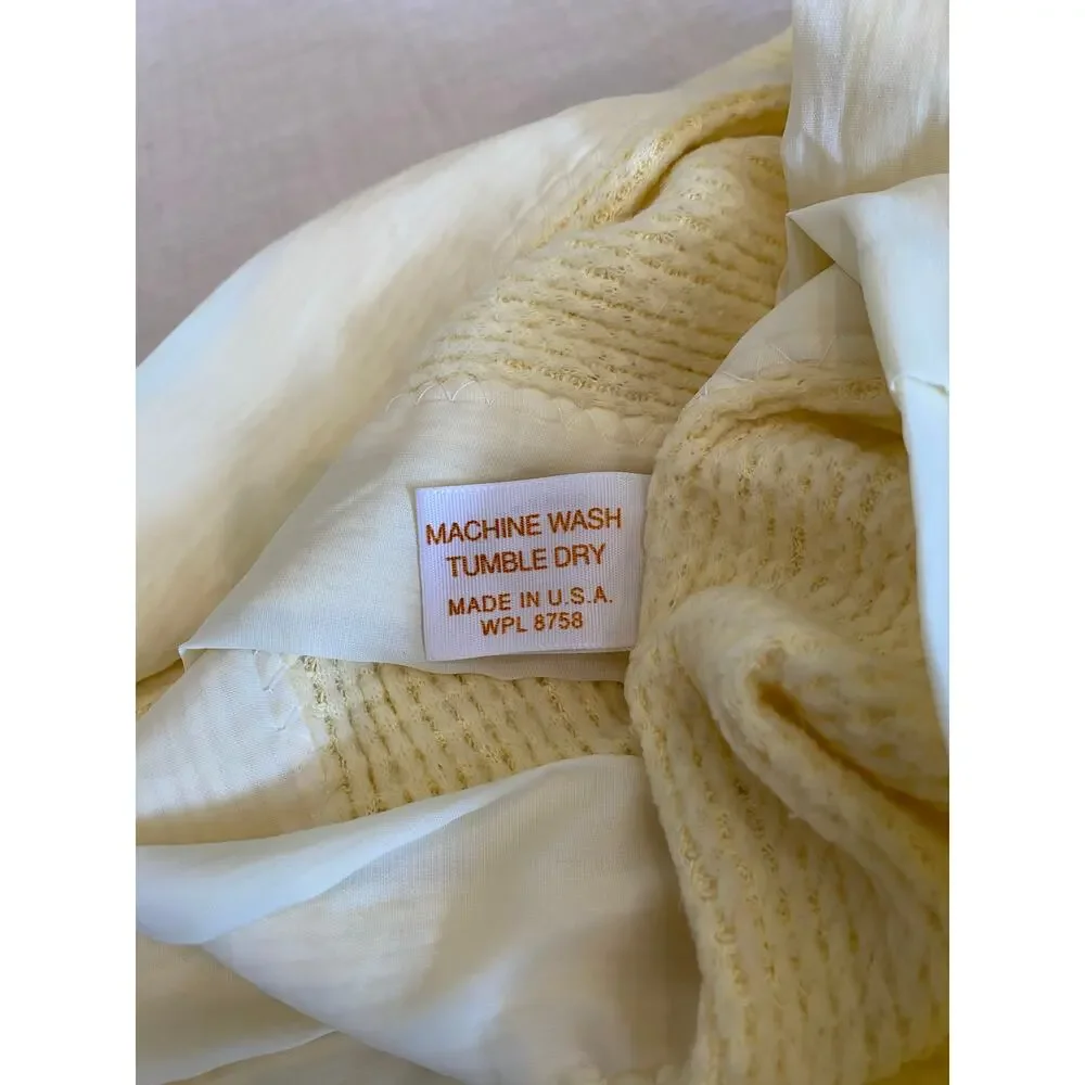 Vtg Baby Gordon Yellow Waffle All Season 36x 50 Blanket Satin Trim USA Acrilon